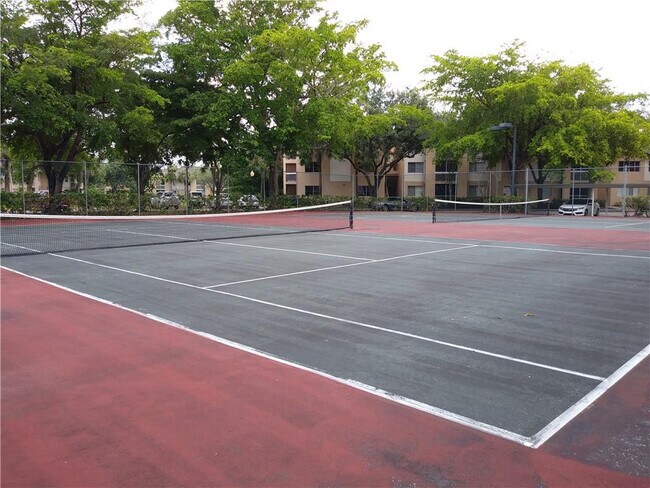 Foto del edificio - 9799 Westview Dr