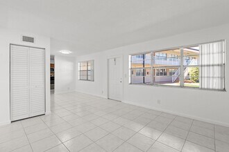 Interior Photo - Bicycle Club