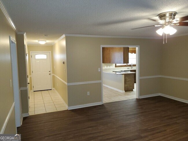 Building Photo - 104 Mockingbird Dr