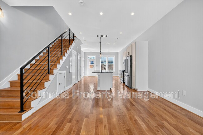 Foto del edificio - 638 Newton Pl NW