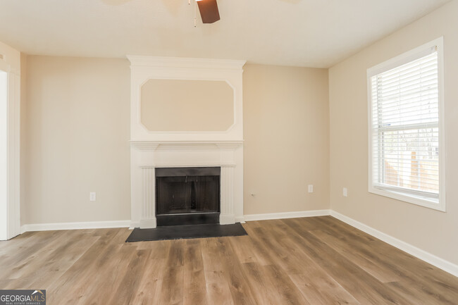 Building Photo - 792 Sinclair Way