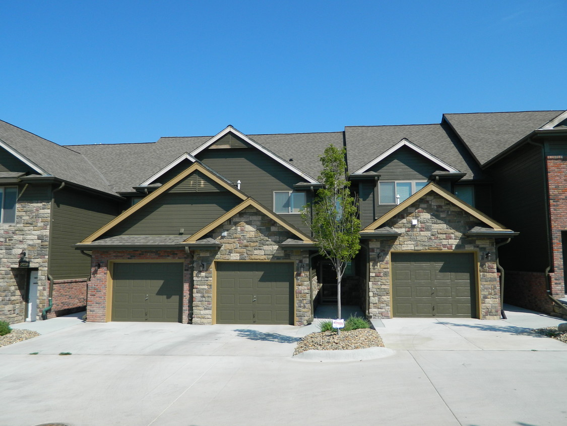 Primary Photo - Bellbrook Townhome Apartments