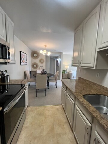 Foto del edificio - "Chic 2-Bed Condo in Walnut Creek with Sleek Granite Countertops - 790 Sq Ft of Modern Living!"