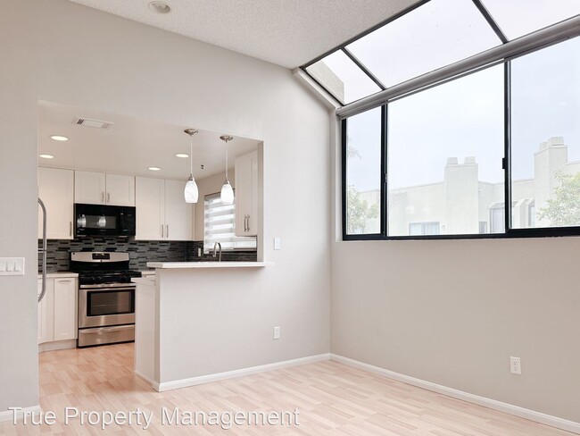 Building Photo - 2 br, 1.5 bath House - 17652 Sergio Cir Un...