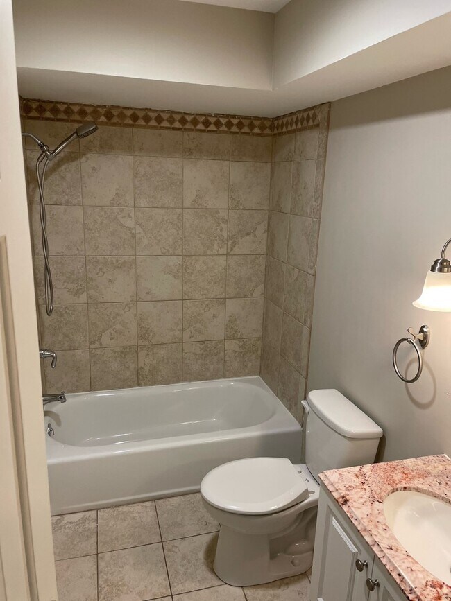 Foto del edificio - 906 Willcliff Dr