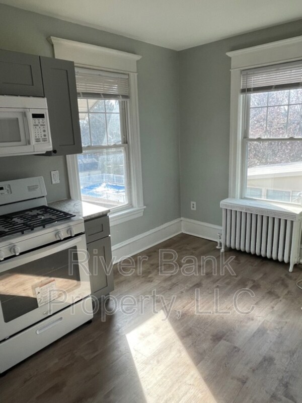 Building Photo - 745 Highland Avenue - C