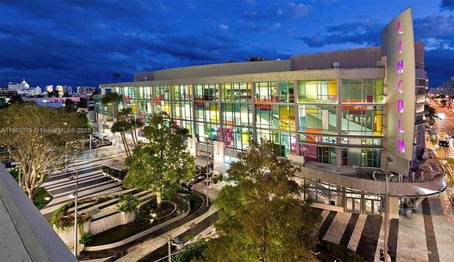 Building Photo - 1250 Lincoln Rd