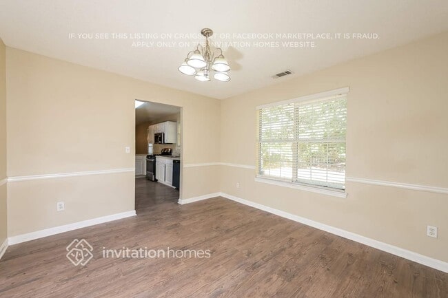 Foto del edificio - 597 Lakewater View Dr