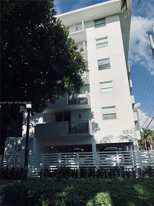 Building Photo - 360 Meridian Ave