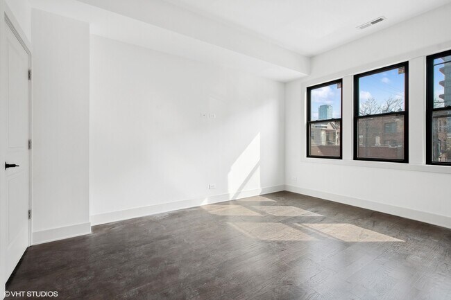 Foto del edificio - 1114 W Grand Ave