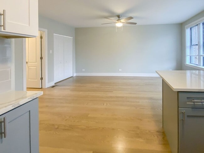 Building Photo - 3620 N Marshfield Ave