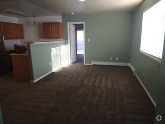 Building Photo - 395 Sunnyside Ct