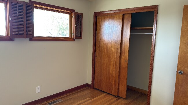 Foto del edificio - 532 Bays View Rd