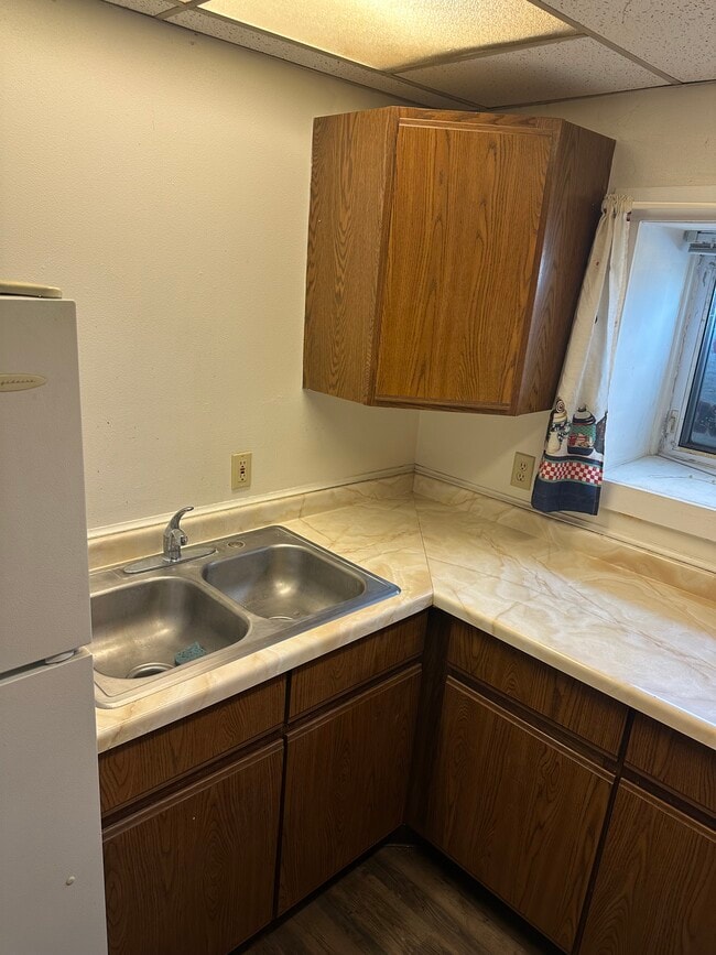 Building Photo - 305 W Railroad St