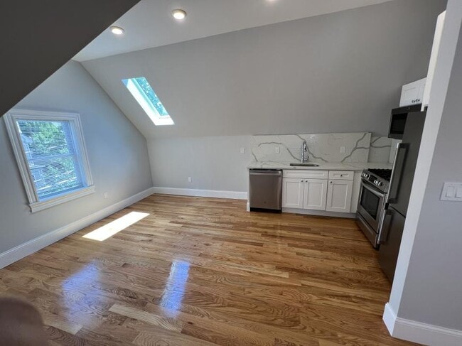 Building Photo - 4.0 bedroom in Somerville Massachusetts 02144