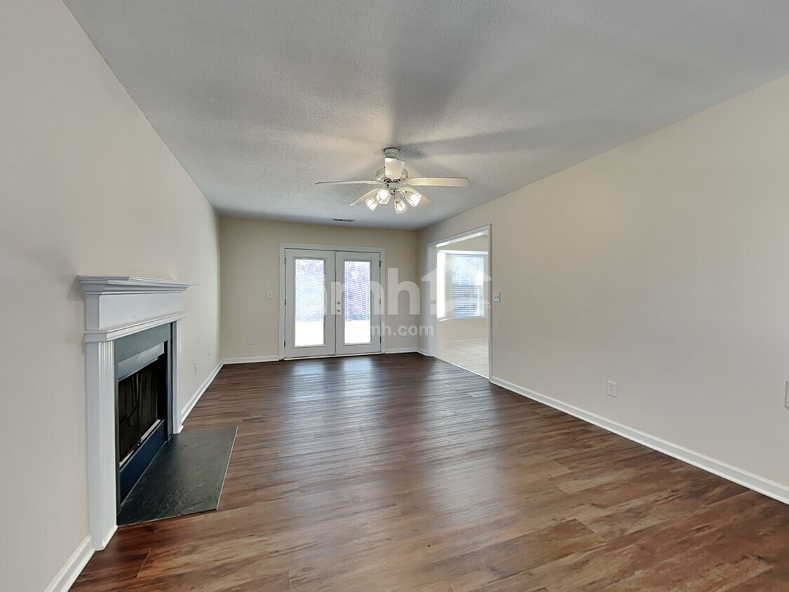 NEIGHBORHOOD ロンT L 2911 Firethorn Dr, High Point, NC 27265 | Apartments.com