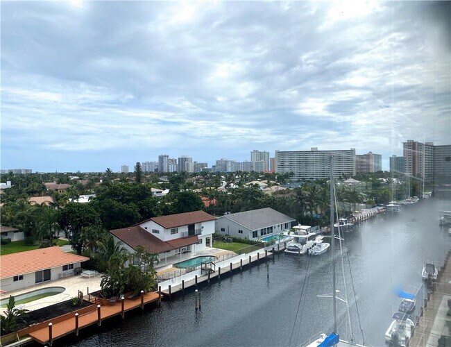 Foto del edificio - 2829 NE 33rd Ct