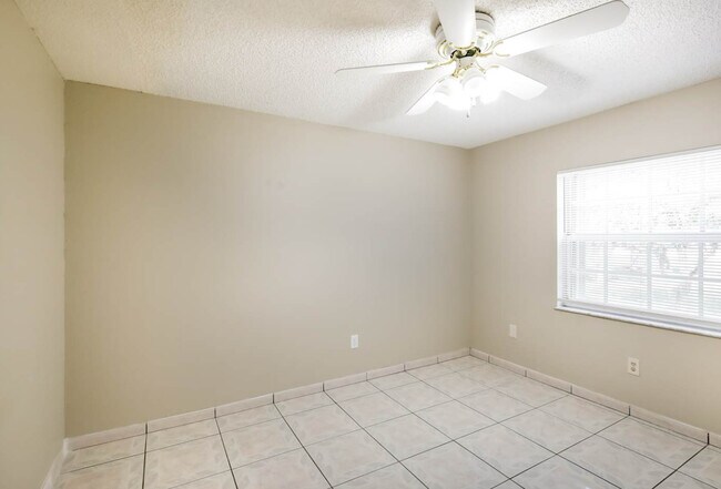 Foto del edificio - 6480 SW 160th Ct