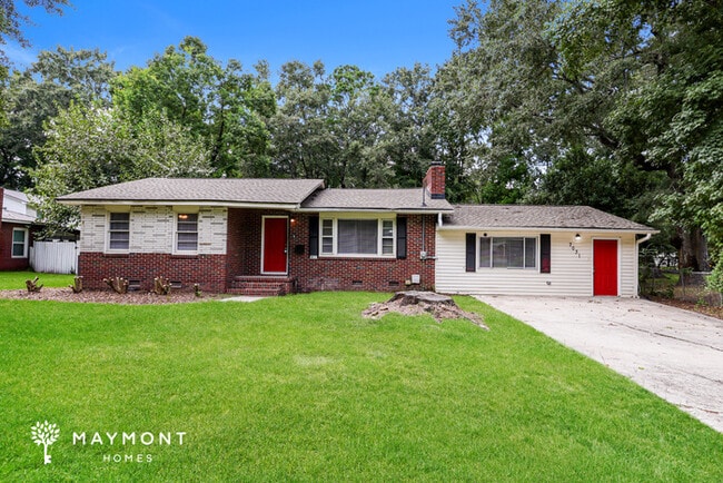 Building Photo - 7031 N Kenwood Dr