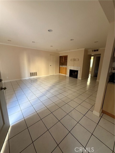 Foto del edificio - 8020 Langdon Ave