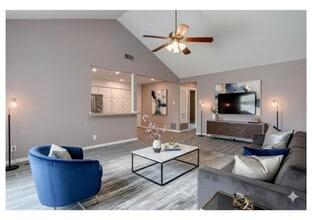 Building Photo - 1301 Thornridge Rd