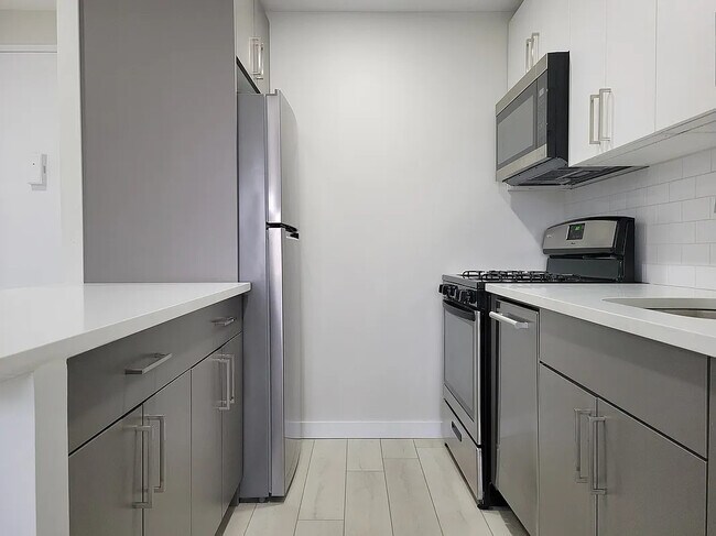 Foto del edificio - 129 E 95th St