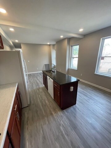 Foto del edificio - 2469 Brentwood Ave