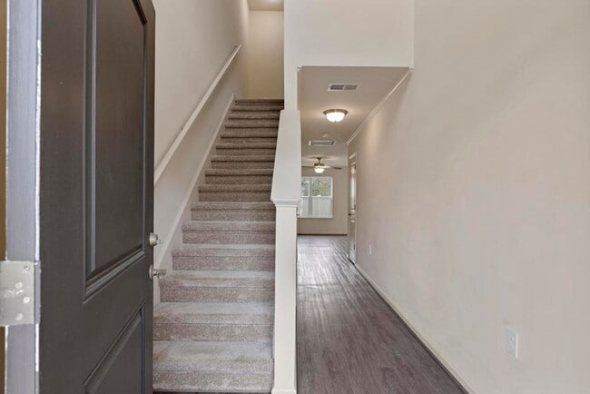 Building Photo - 245 Boyington Pl Rd