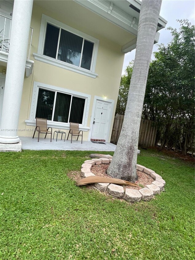 Foto principal - 4529 NE 21st Ave