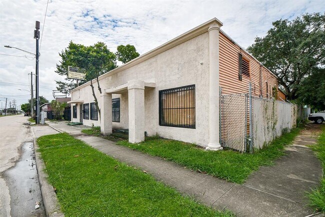 Foto del edificio - 5906 Canal St