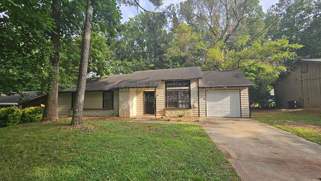 Foto principal - 2416 Newgate Dr