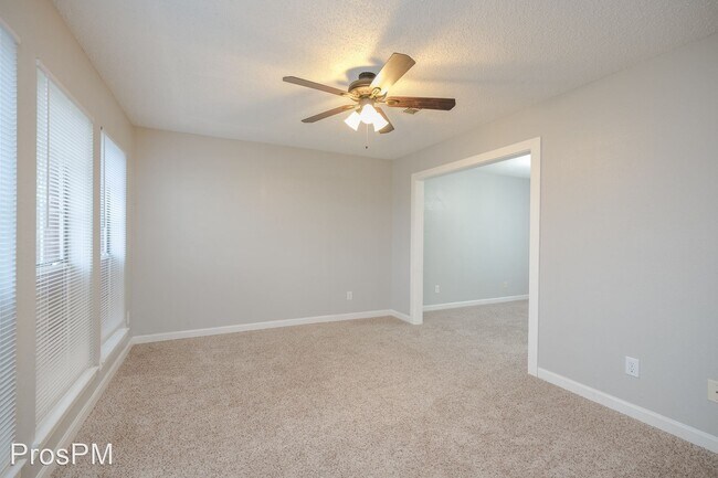 Foto del edificio - 3 br, 2.5 bath House - 5554 Lobos Ct.