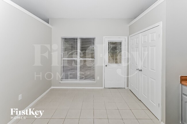 Building Photo - 6495 Westbury Ave