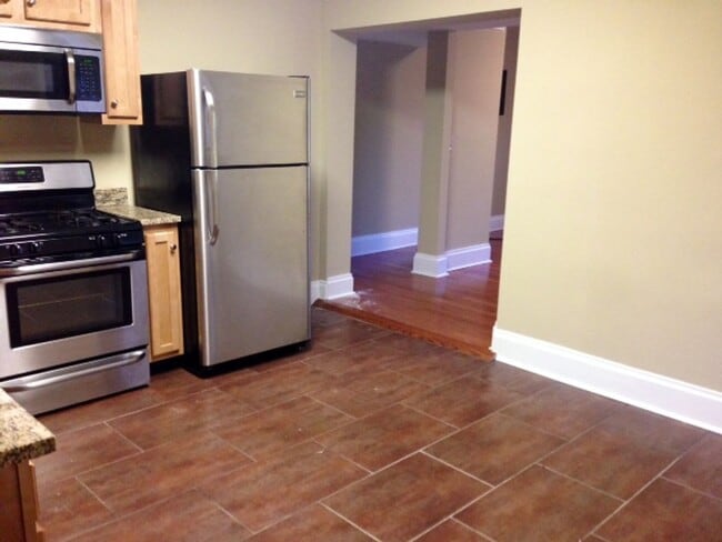 Building Photo - 1663 N Pearl St