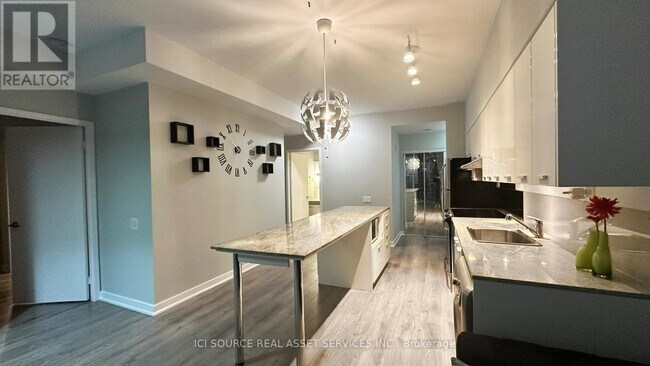 Building Photo - 29 Singer Ct