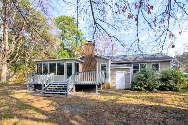 Building Photo - 1604 Lorimer Rd