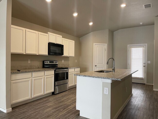 Foto del edificio - 3 bed 2 bath Available 9/10!