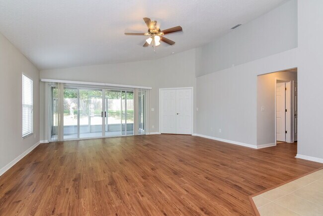 Building Photo - 622 Wave Crest Cir