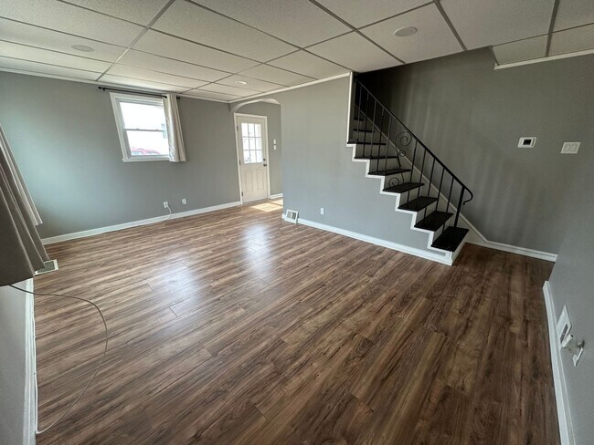 Building Photo - Cozy 2 bedroom 1 bathroom rental