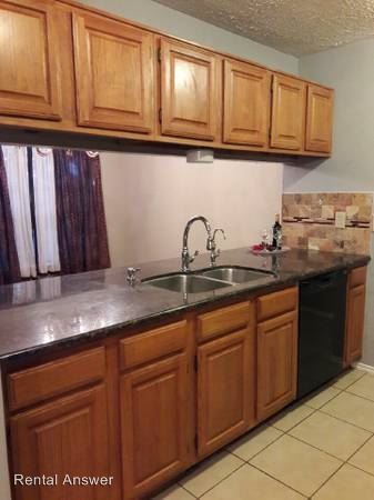 Foto del edificio - 15506 Evergreen Place Dr