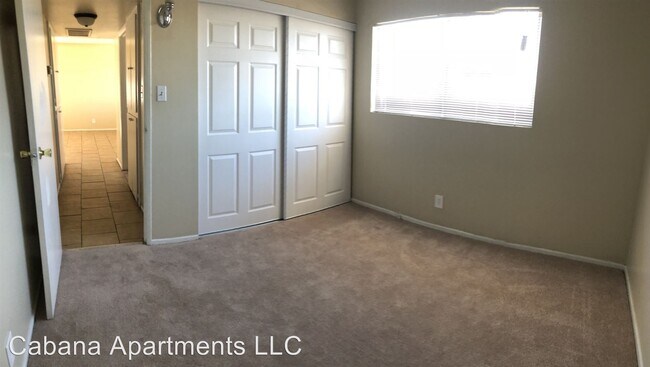 Building Photo - 725 Lilly Ln