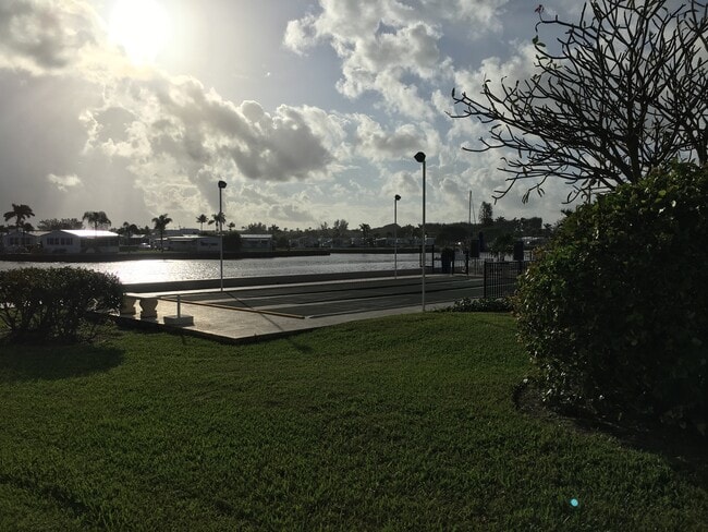 Building Photo - 2004 S Federal Hwy