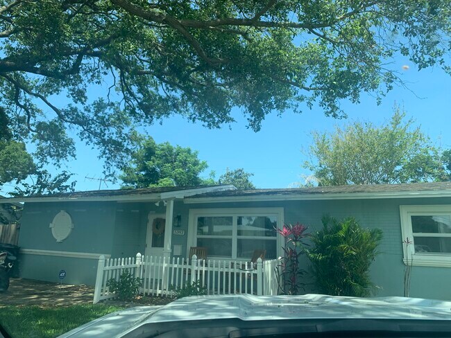 Foto del edificio - 5393 16th Ave N