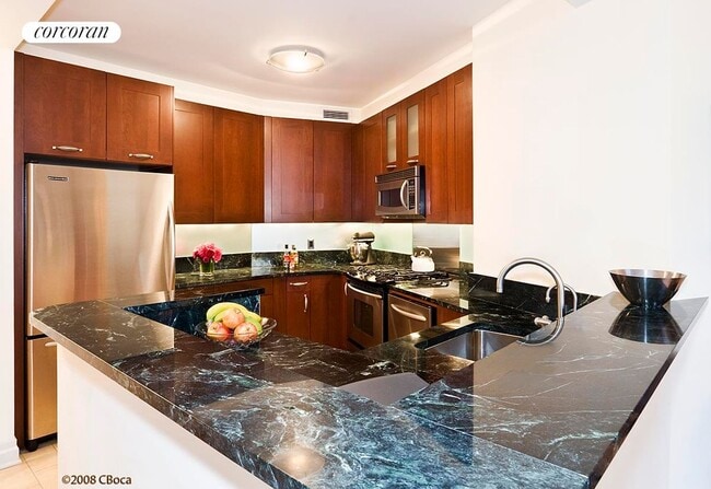 Building Photo - 272 W 107th St