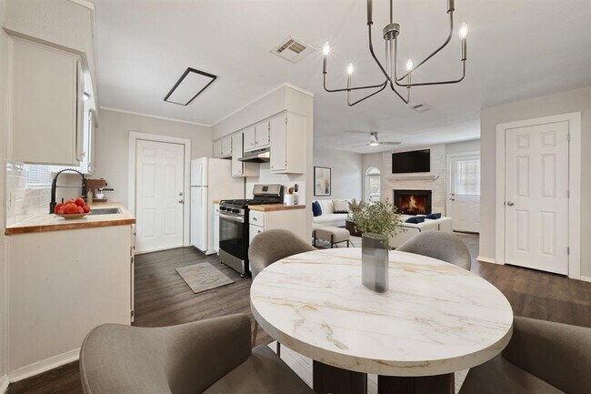 Building Photo - 1810 Mearns Meadow Blvd