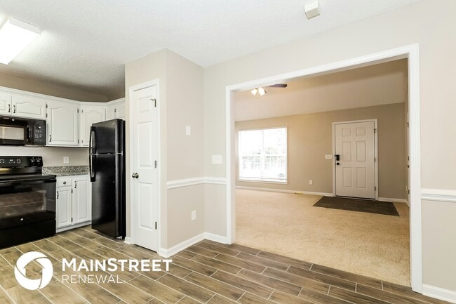 Building Photo - 1323 Tucker Rd