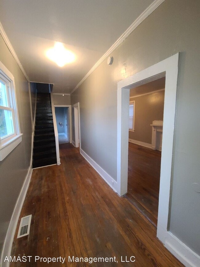 Building Photo - 3 br, 2 bath House - 814 S. 8th St.