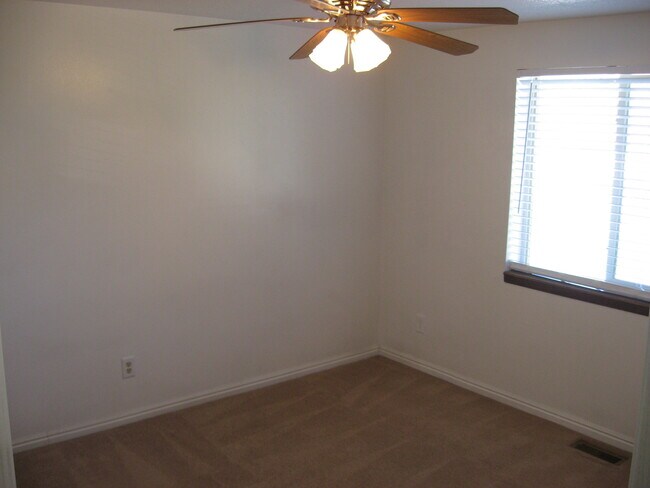 Building Photo - 1762 N 230 W