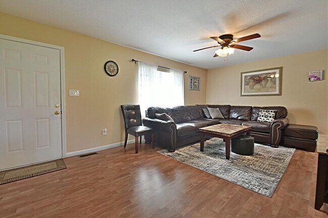 Building Photo - 6100 Cougar Dr
