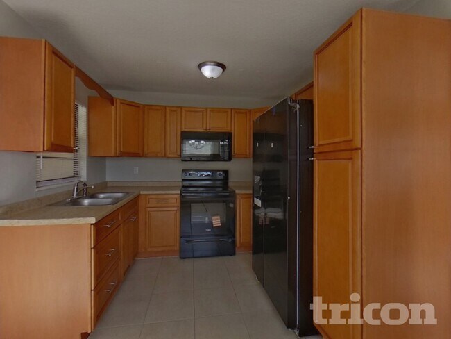 Foto del edificio - 1318 Baker Dr